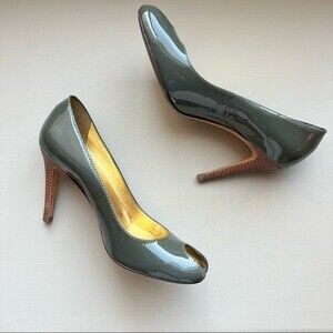 Report Signature Mossy Greenish Gray Patent Leather Peep Toe Heel Pump Women 8